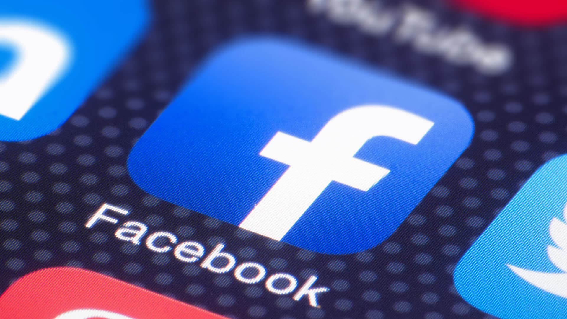 Facebook saca la basura que somos